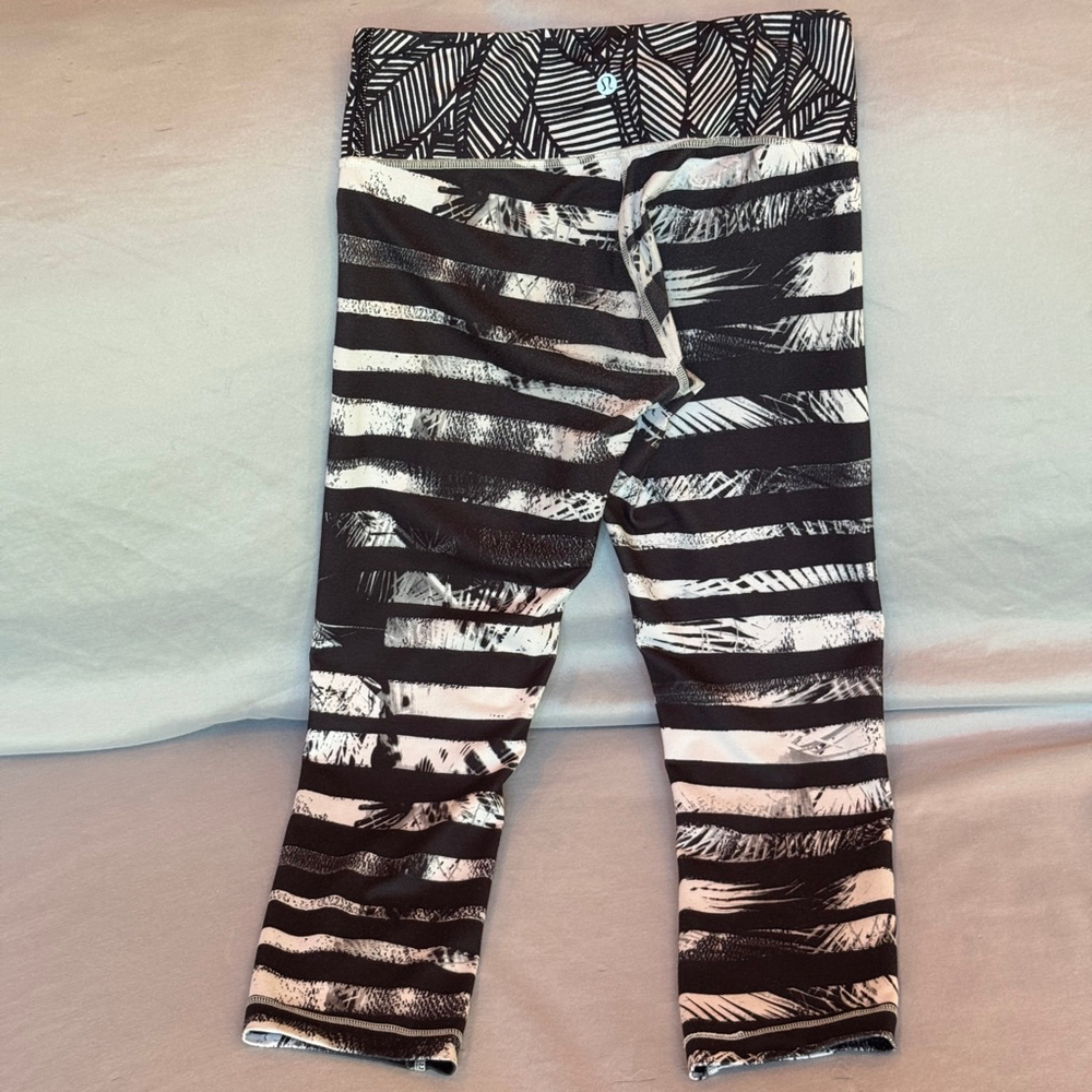 Lululemon Bundle Sz 6 | Racerback Tank / Bra + Wunder Under Crop Leggings Palm - Picture 5 of 11
